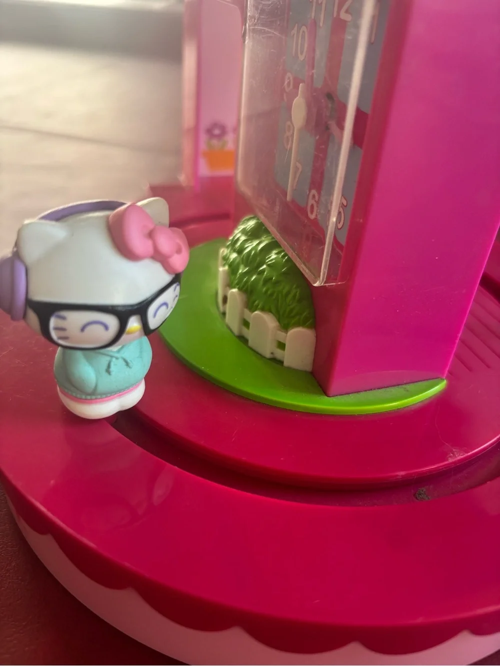 Hello Kitty compact hello